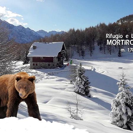 Rifugio Al Lago Del Mortirolo In Inverno Raggiungibile Solo A Piedi Monno Exterior foto