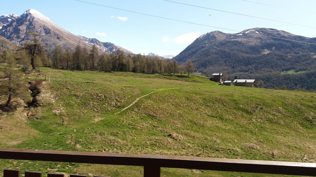 Rifugio Al Lago Del Mortirolo In Inverno Raggiungibile Solo A Piedi Monno Exterior foto