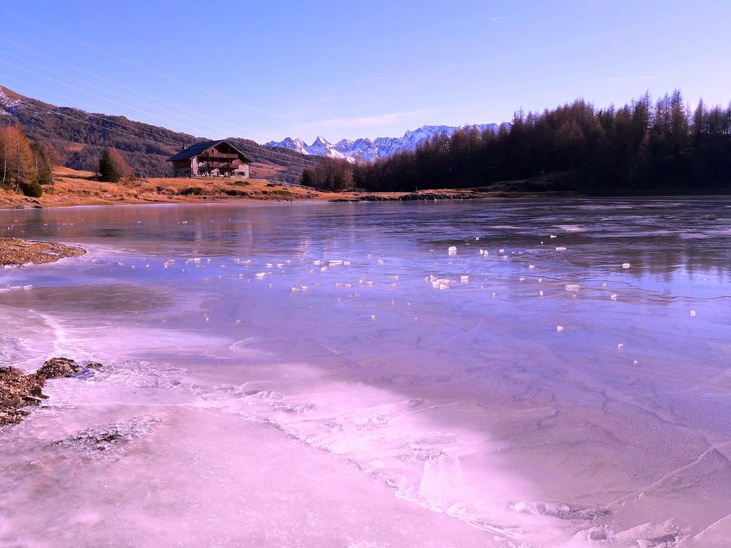 Rifugio Al Lago Del Mortirolo In Inverno Raggiungibile Solo A Piedi Monno Exterior foto